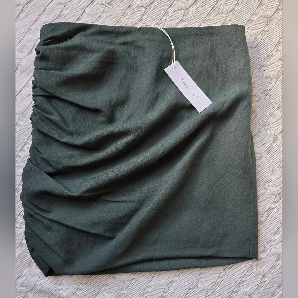 The Sei From Revolve Ruched Asymmetrical Mini Skirt Size‎ 8 Green